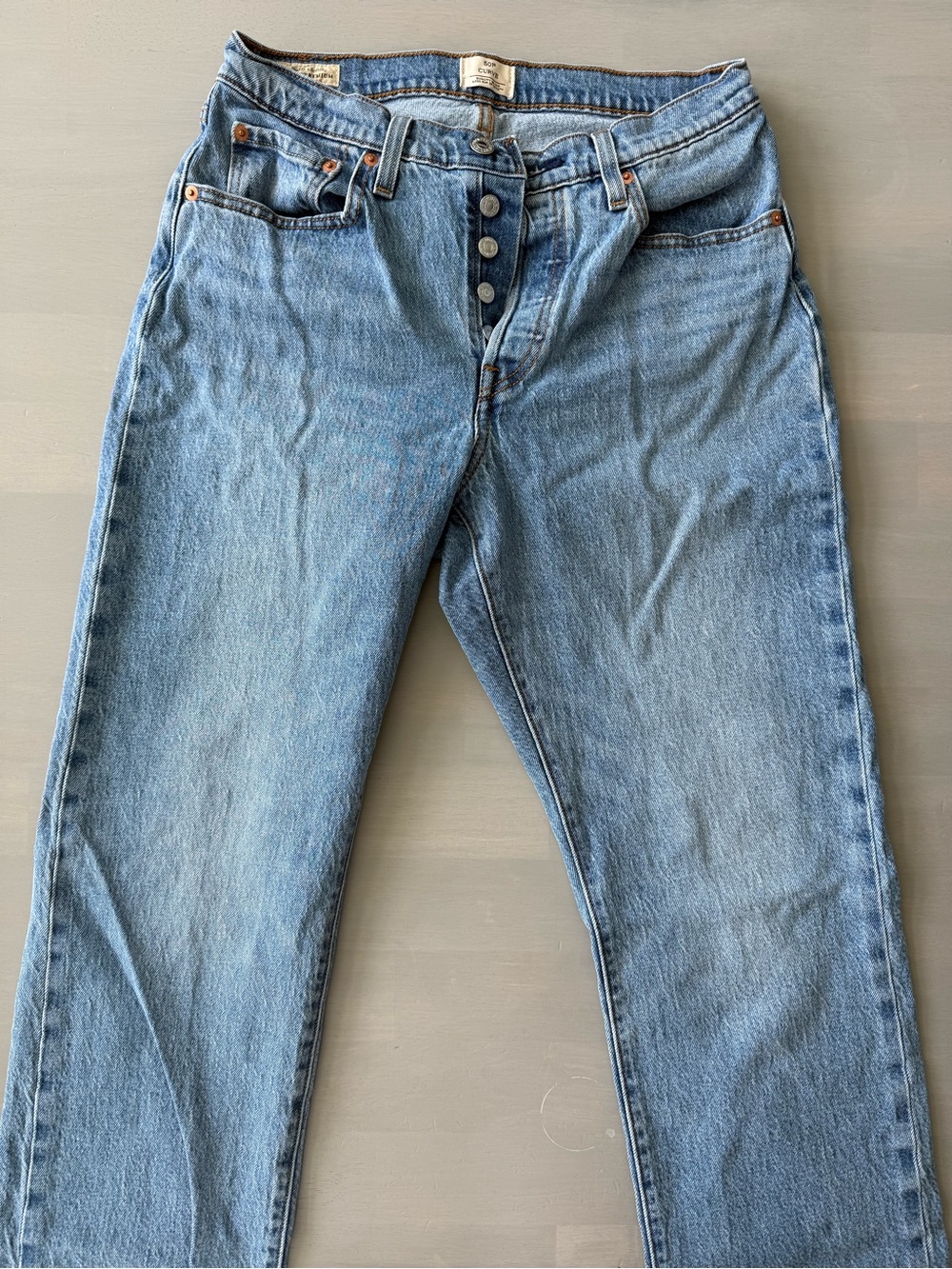 Levi’s 501 Curve Medium Wash
